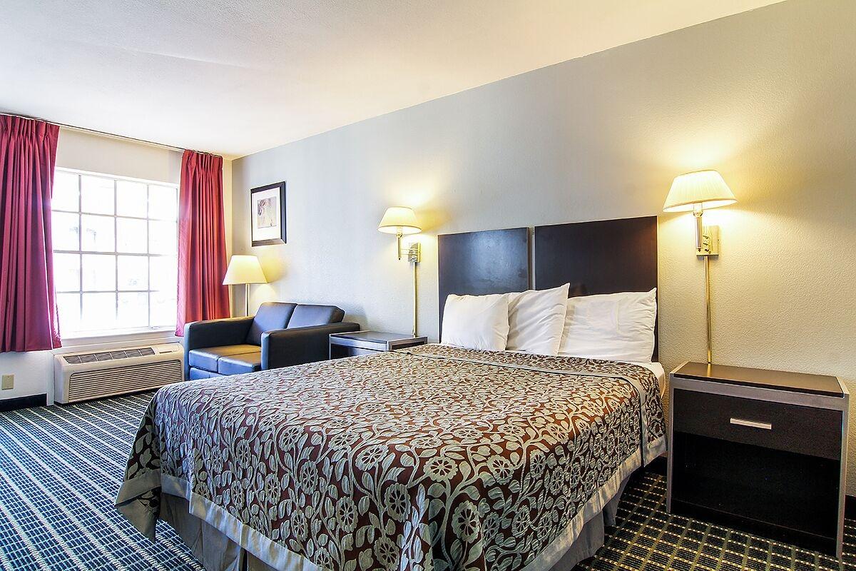 Days Inn By Wyndham Market Center Dallas Love Field Εξωτερικό φωτογραφία