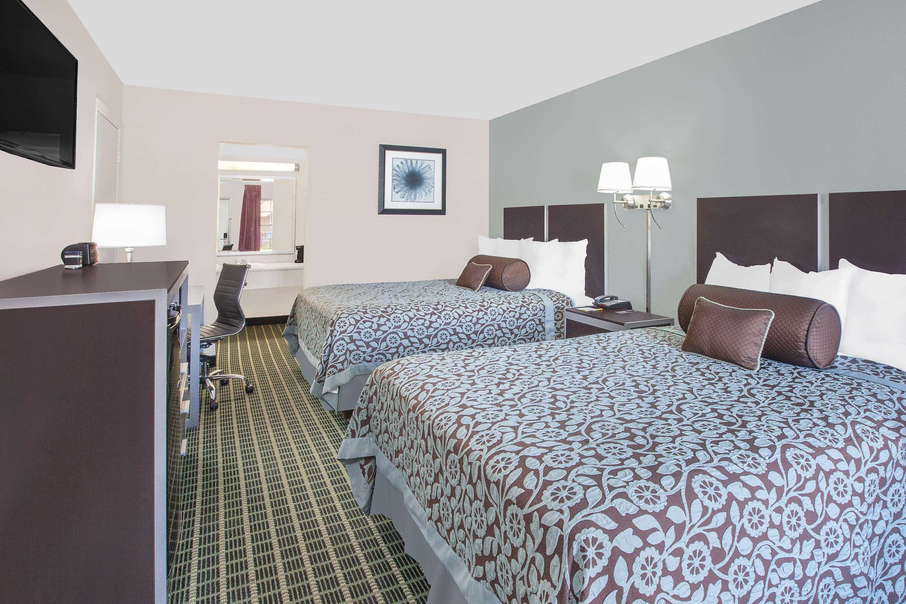 Days Inn By Wyndham Market Center Dallas Love Field Εξωτερικό φωτογραφία