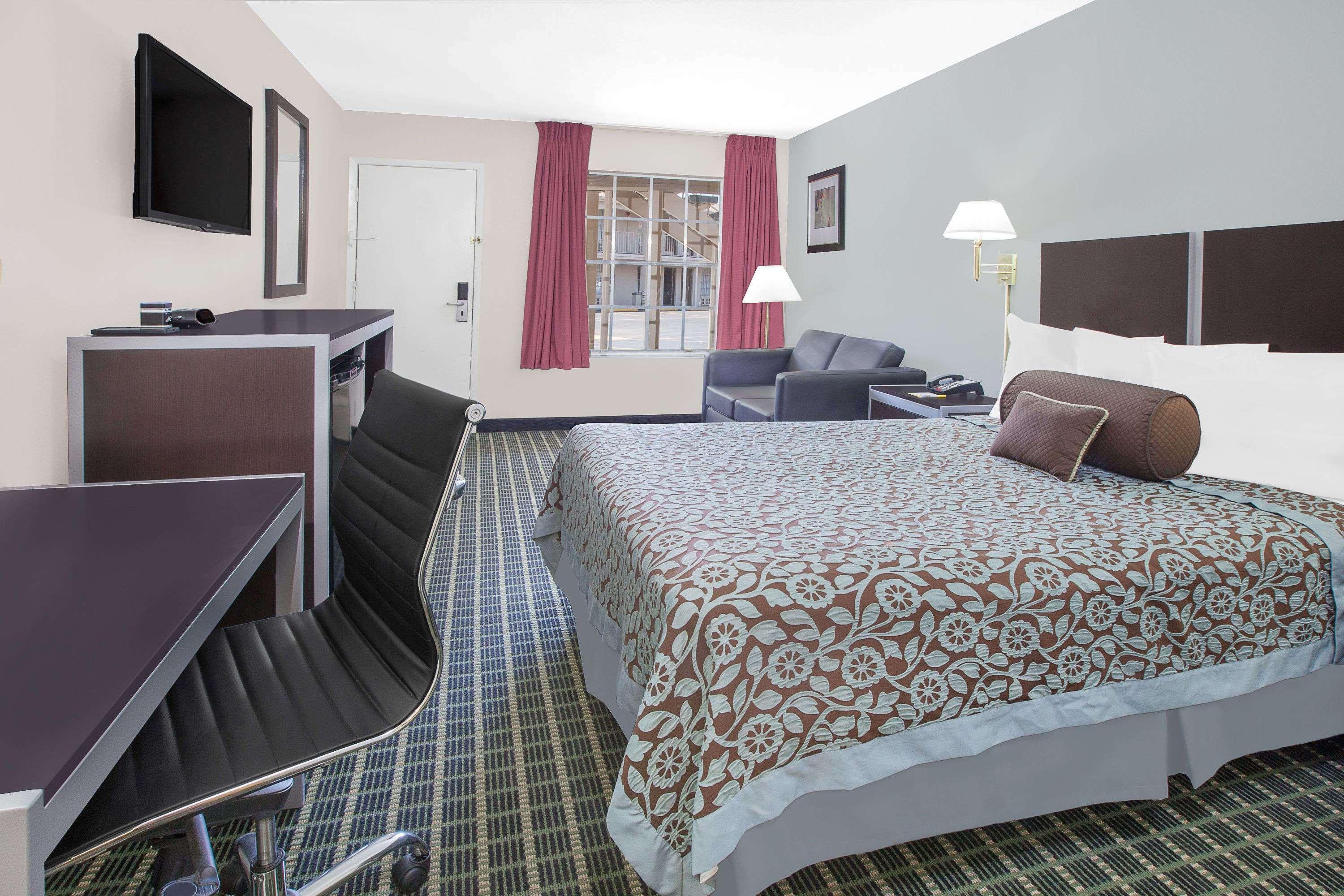 Days Inn By Wyndham Market Center Dallas Love Field Εξωτερικό φωτογραφία