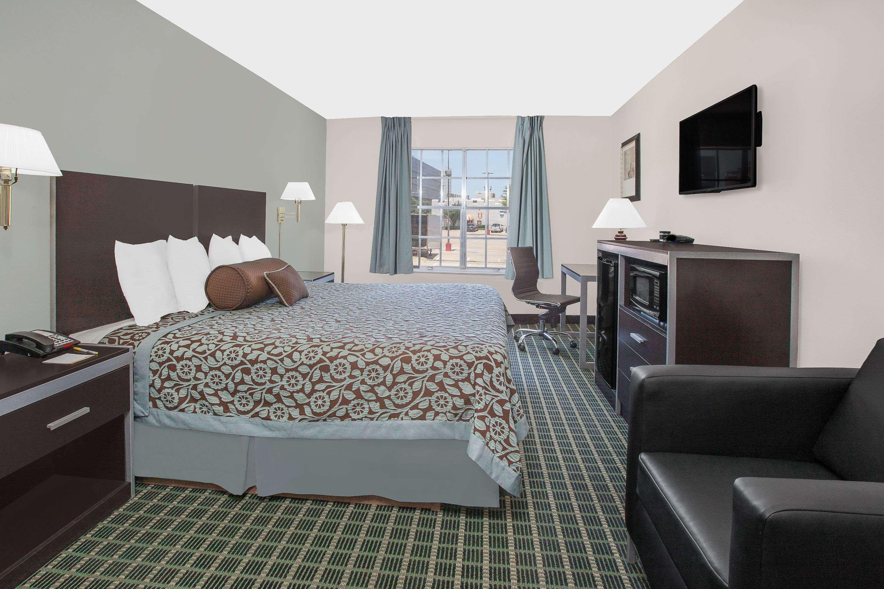 Days Inn By Wyndham Market Center Dallas Love Field Εξωτερικό φωτογραφία