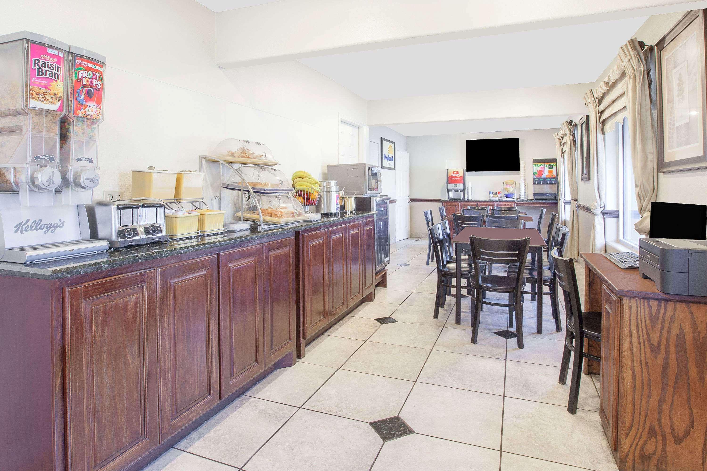 Days Inn By Wyndham Market Center Dallas Love Field Εξωτερικό φωτογραφία